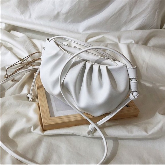 *Host Pick* Elegant vegan leather shoulder bag - Picture 5 of 13